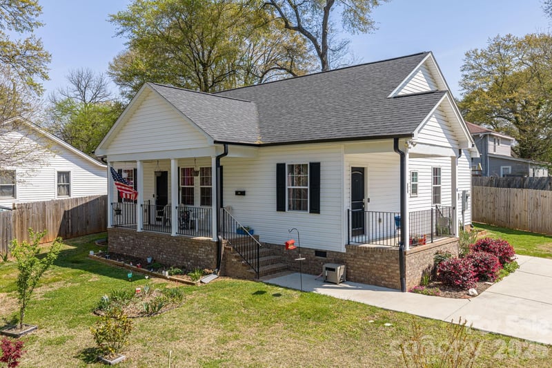 209 Wood Street, Mount Holly, NC - 3 beds, 2 baths, 1,399 sqft - $324,900
