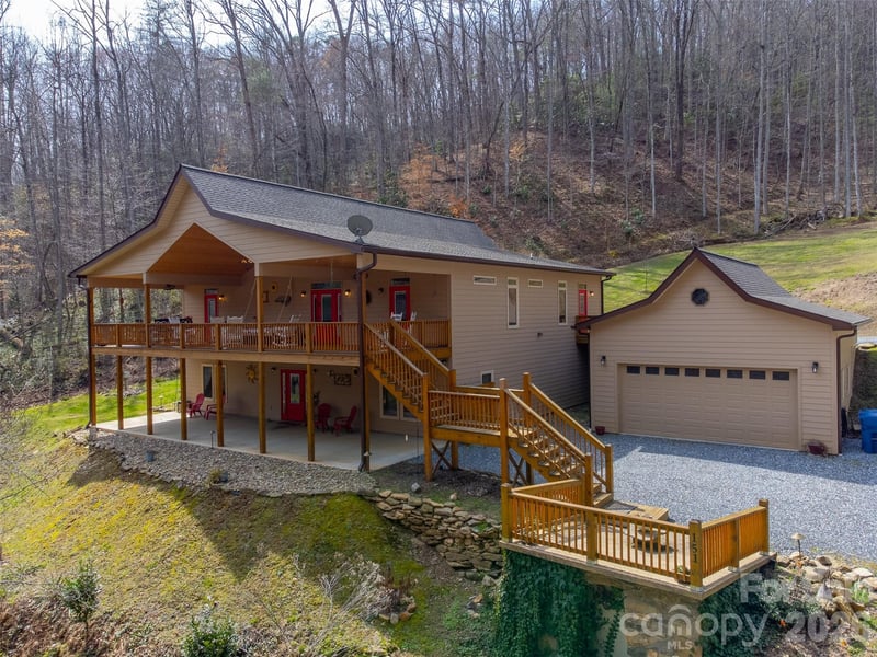 151 High Grove Parkway, Whittier, NC - 4 beds, 4 baths, 3,444 sqft - $874,900