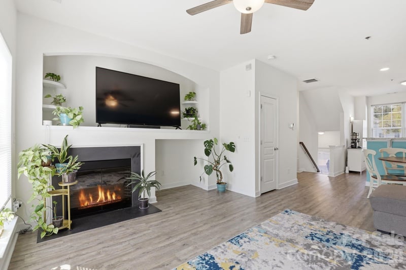 2814 Avalon Loop Road, Charlotte, NC - 2 beds, 2.5 baths, 1,512 sqft - $262,900