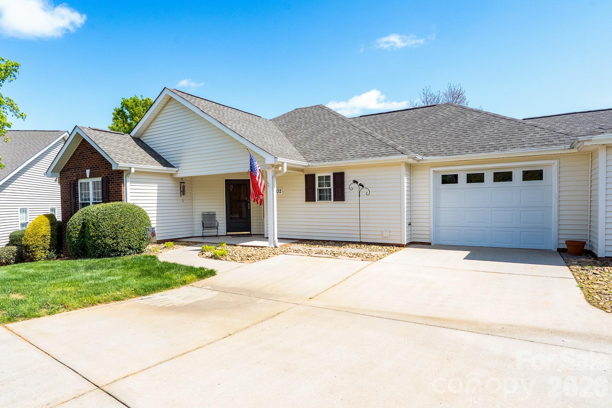 102 KESWICK Lane, Mooresville, NC. property listing photo