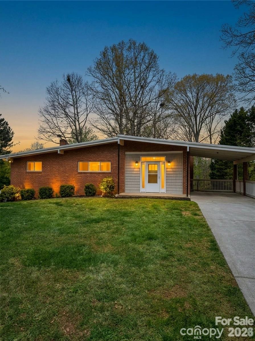 3743 Crosland Road, Winston Salem, NC. property listing photo