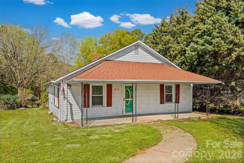 1315 Lithia Springs Road, Shelby, NC - 2 beds, 2 baths, 1,491 sqft - $199,900