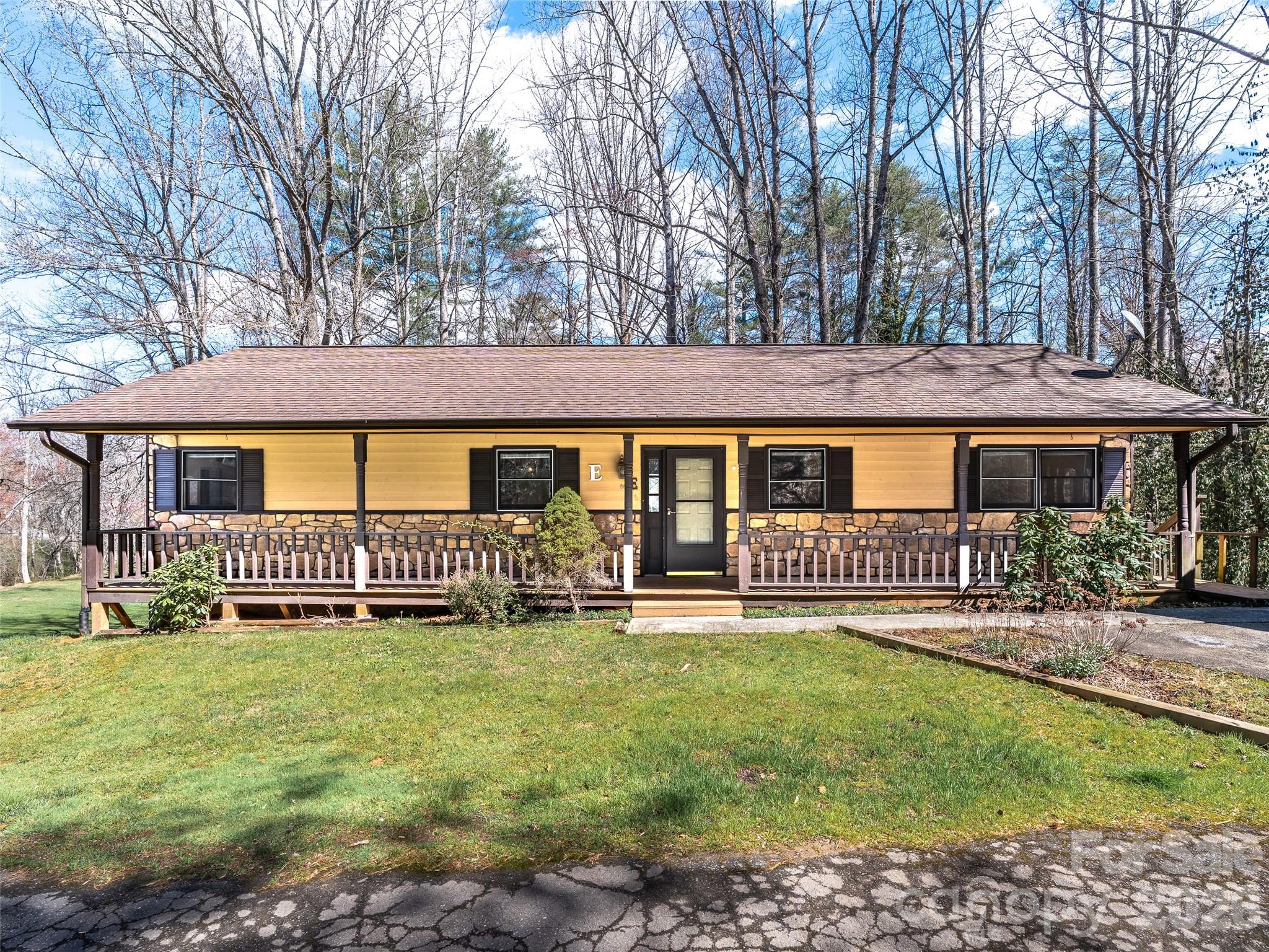 86 View De Lake Drive, Etowah, NC. property listing photo
