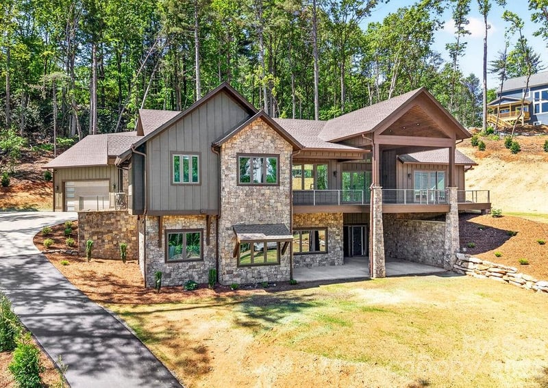 246 Northview, Hendersonville, NC - 5 beds, 4 baths, 5,367 sqft - $1,650,000