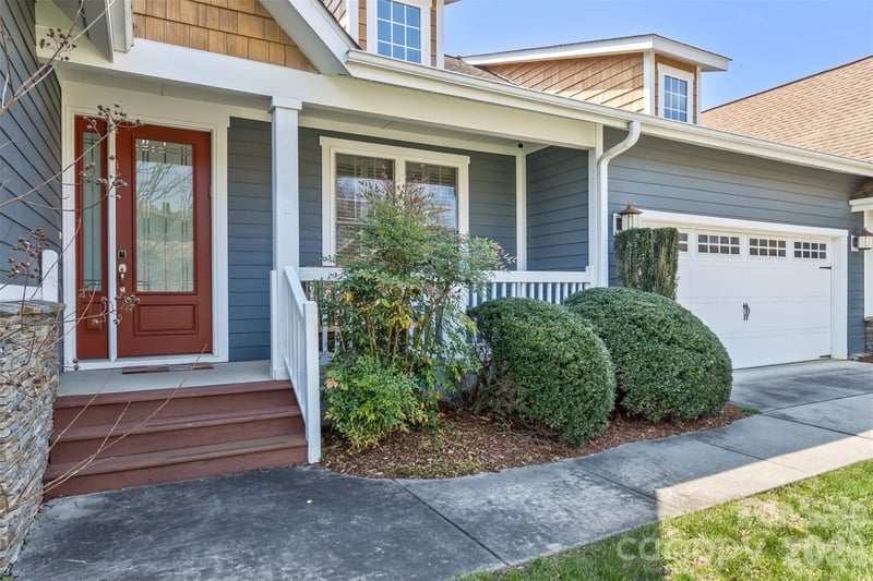 37 Creekside View Drive, Asheville, NC - 4 beds, 3 baths, 2,711 sqft - $775,000