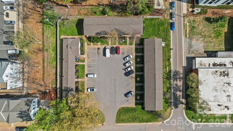 315 S Gardner Avenue, Charlotte, NC - 30 beds, 13,200 sqft - $3,000,000