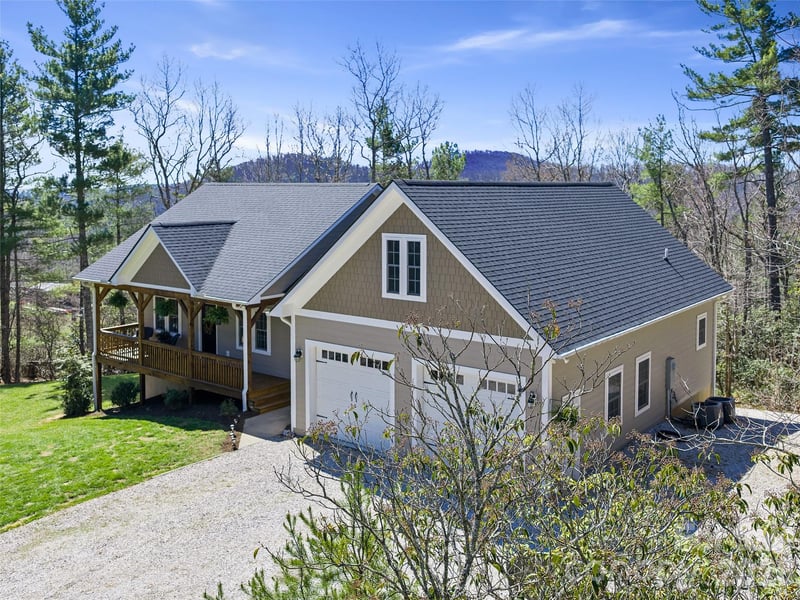 111 Wipprecht Drive, Spruce Pine, NC - 3 beds, 3 baths, 3,000 sqft - $675,000