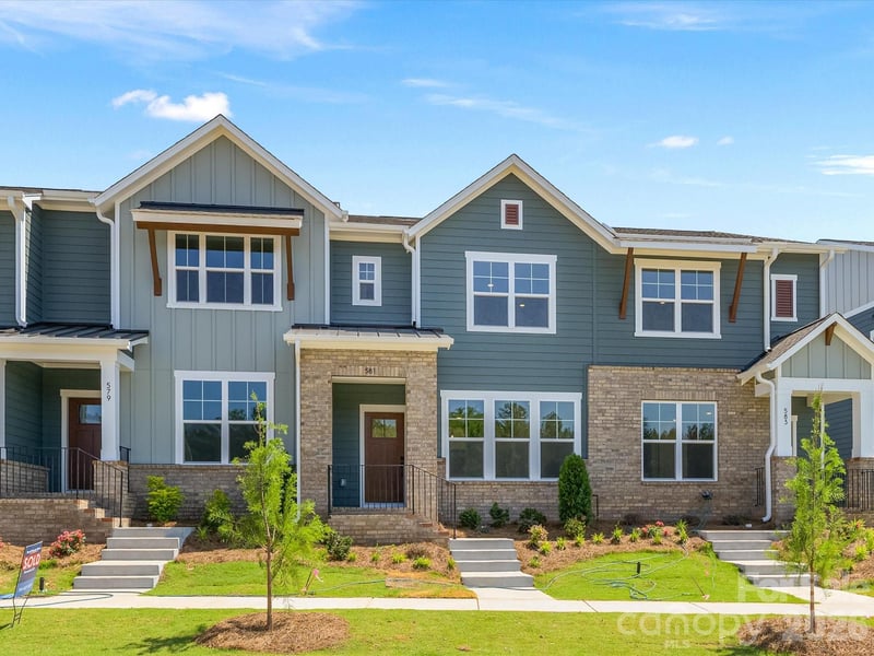 581 Cape Cod Way, Rock Hill, SC - 3 beds, 2.5 baths, 1,534 sqft - $299,000