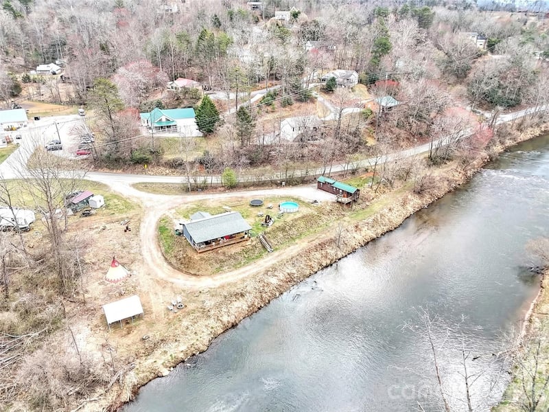 522 N River Road, Sylva, NC - 2 beds, 2 baths, 1,008 sqft - $999,000