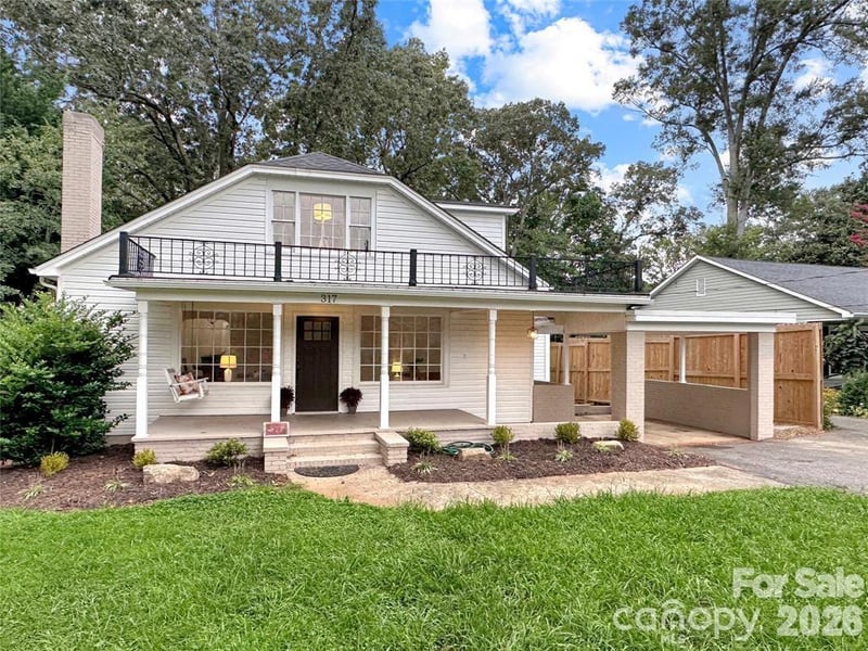 317 8th Street NW, Hickory, NC - 5 beds, 3 baths, 2,679 sqft - $499,900