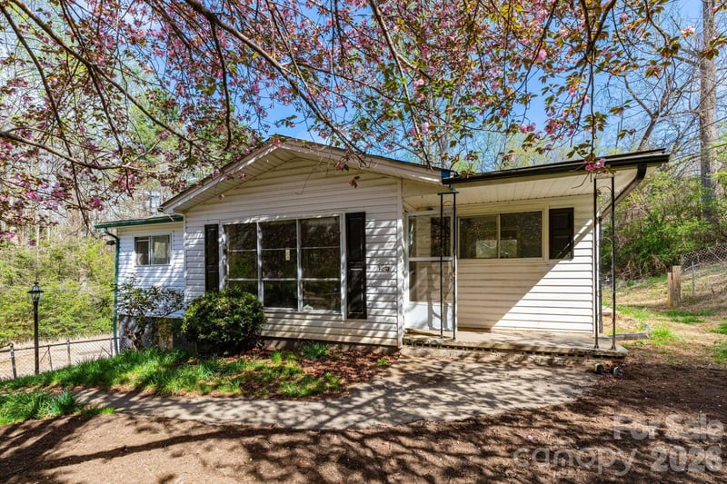 135 Sardis Drive, Asheville, NC - 3 beds, 1 bath - $600,000