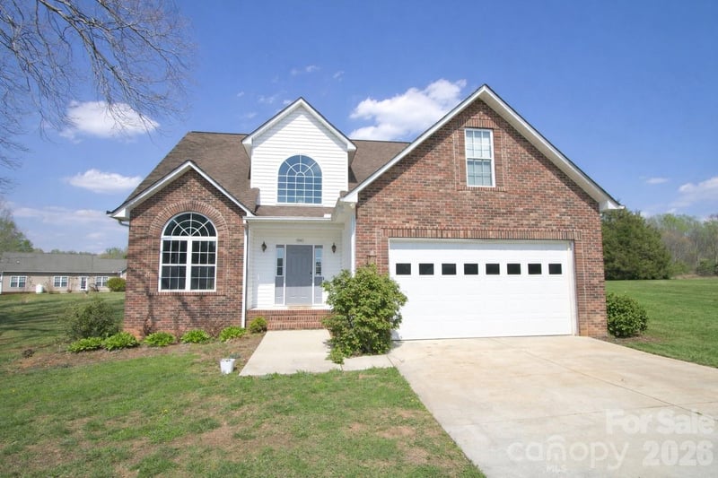 1045 Saxton Circle, Salisbury, NC - 3 beds, 2.5 baths, 1,931 sqft - $365,000