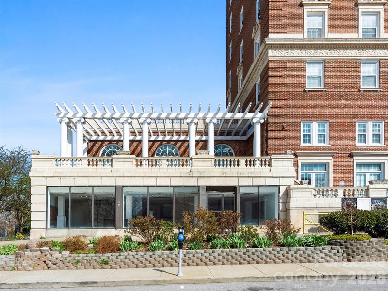1 Battle Square Apt 1A, Asheville, NC - 2 baths - $3,800/mo