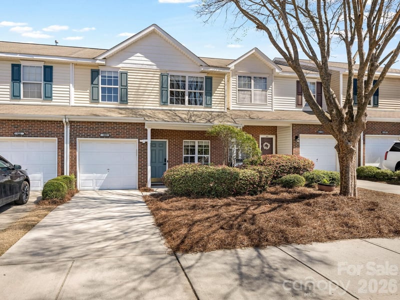 103 Morab Drive, Matthews, NC - 2 beds, 2.5 baths, 1,620 sqft - $319,500