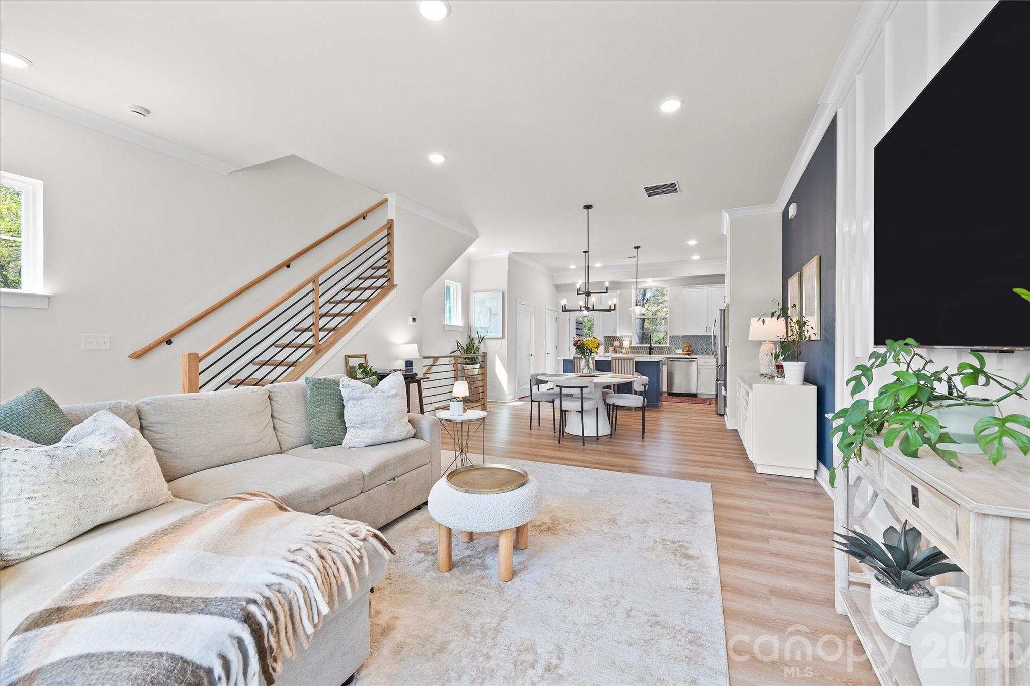 3225 Zenith, Charlotte, NC — property listing photo 1