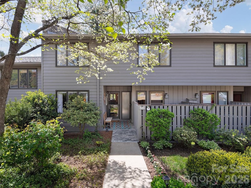 521 Crowfields Lane, Asheville, NC - 4 beds, 3 baths, 2,385 sqft - $585,000