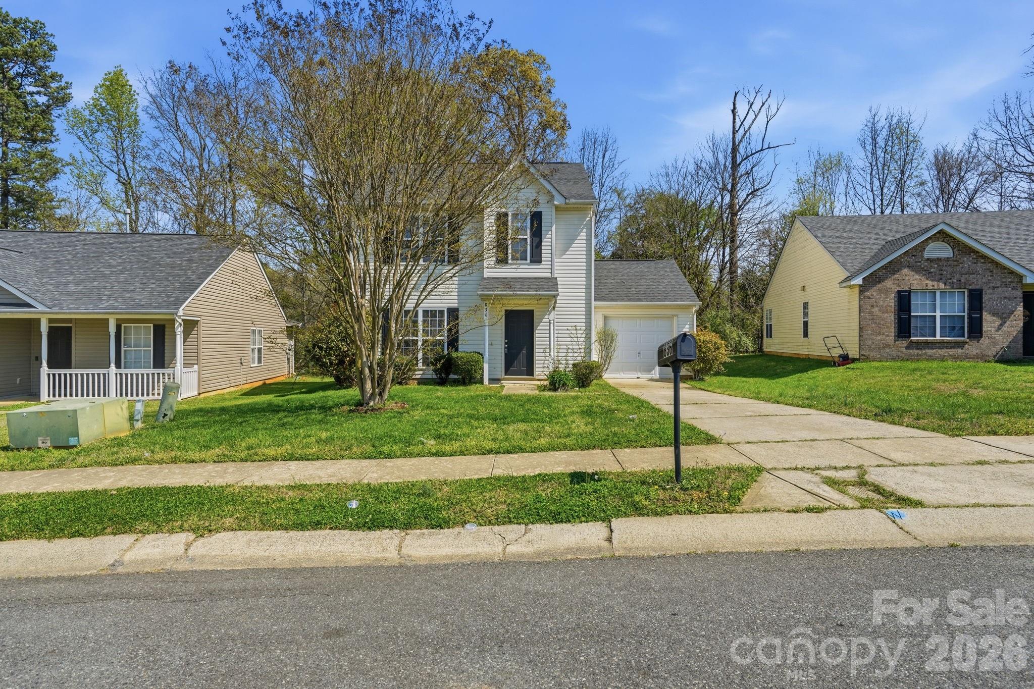 836 Almora, Charlotte, NC — property listing photo 1