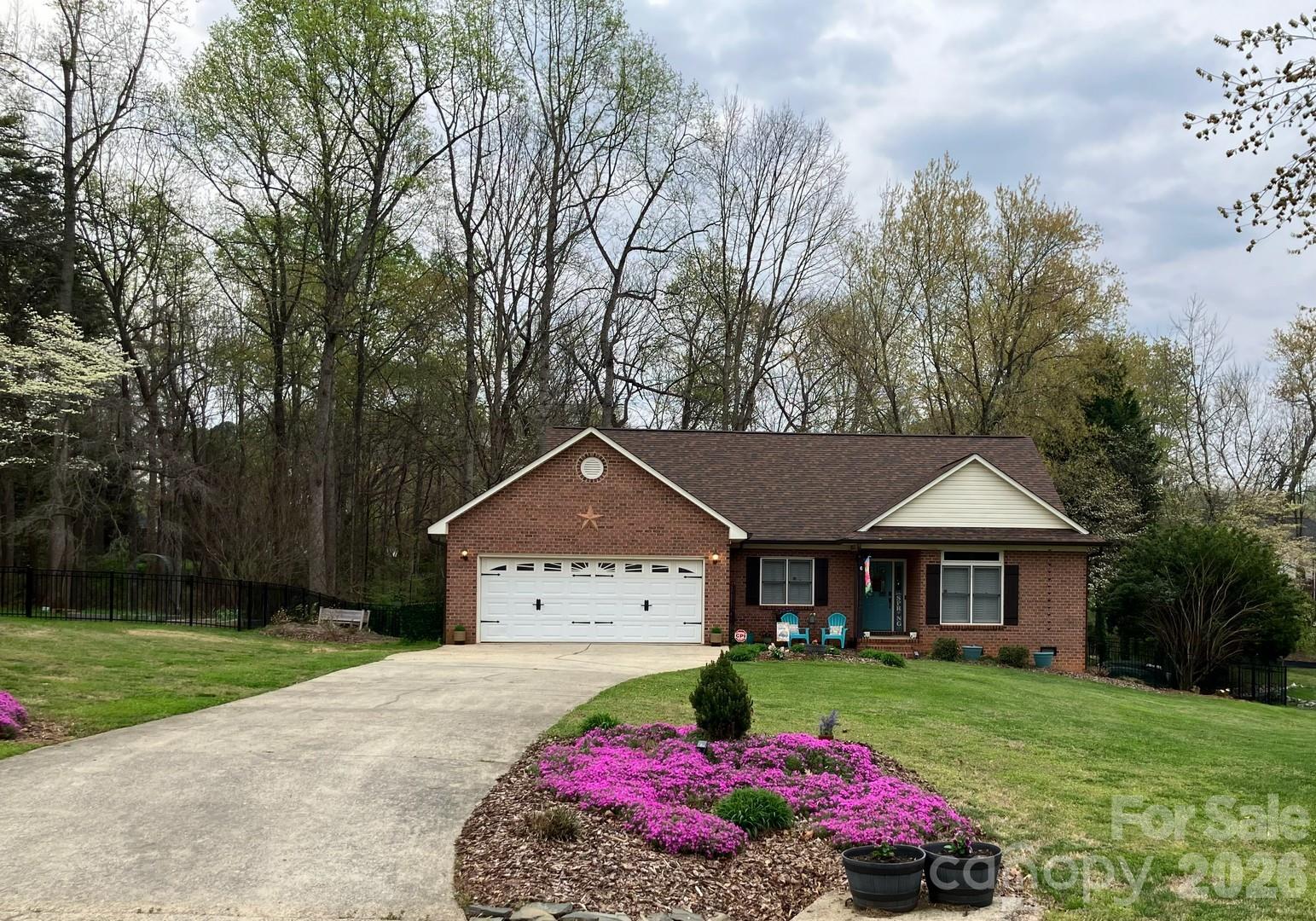 7982 King Arthurs, Denver, NC — property listing photo 1