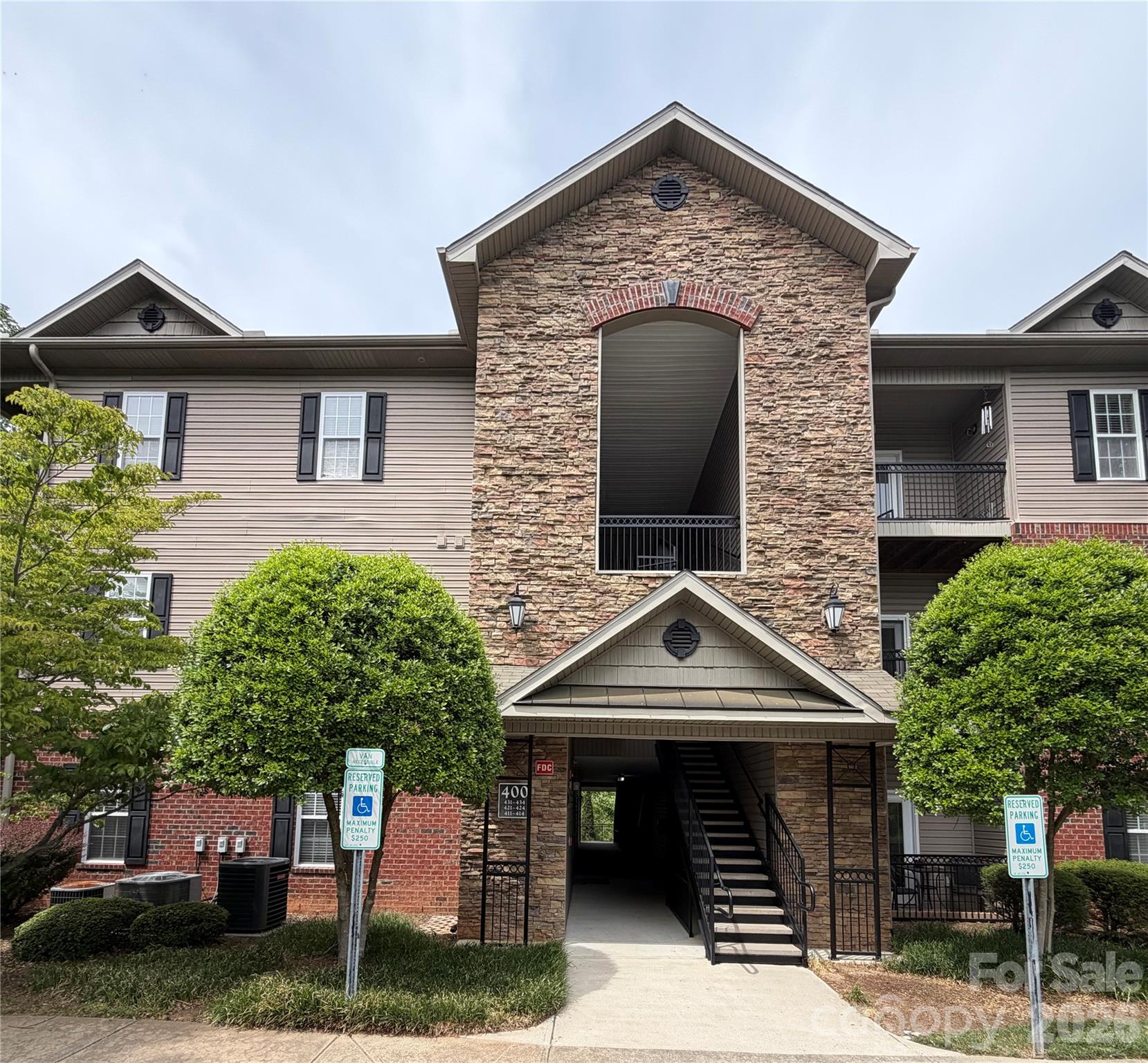 413 Appeldoorn Circle Apt 413, Asheville, NC. property listing photo