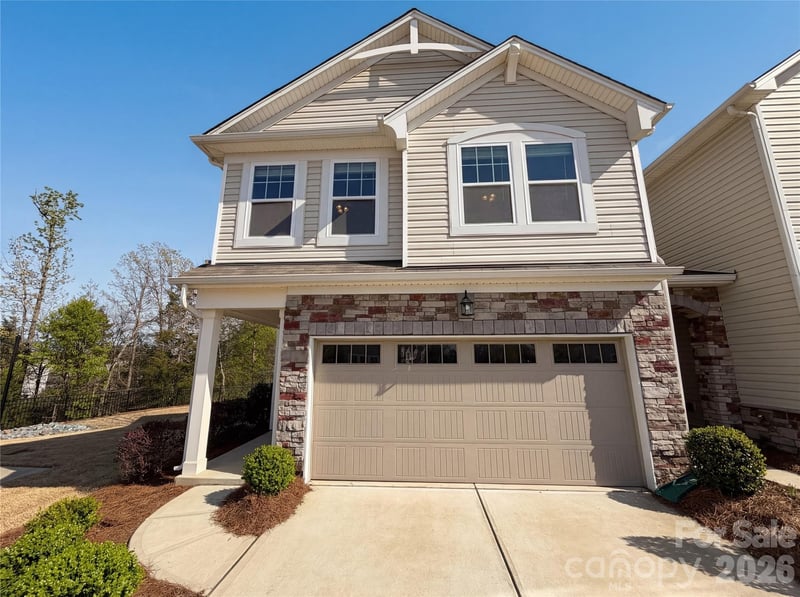 11122 Chalkbark, Charlotte, NC - 3 beds, 3 baths, 1,974 sqft - $365,000