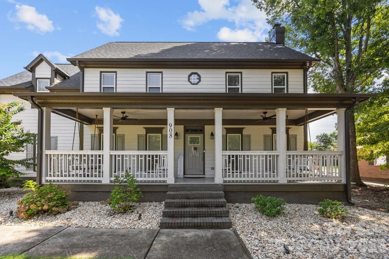 908 Woodhurst, Wesley Chapel, NC - 5 beds, 4 baths, 4,057 sqft - $699,000