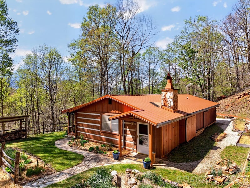 32 Seldom Home Drive, Black Mountain, NC - 2 beds, 2 baths, 1,560 sqft - $597,500