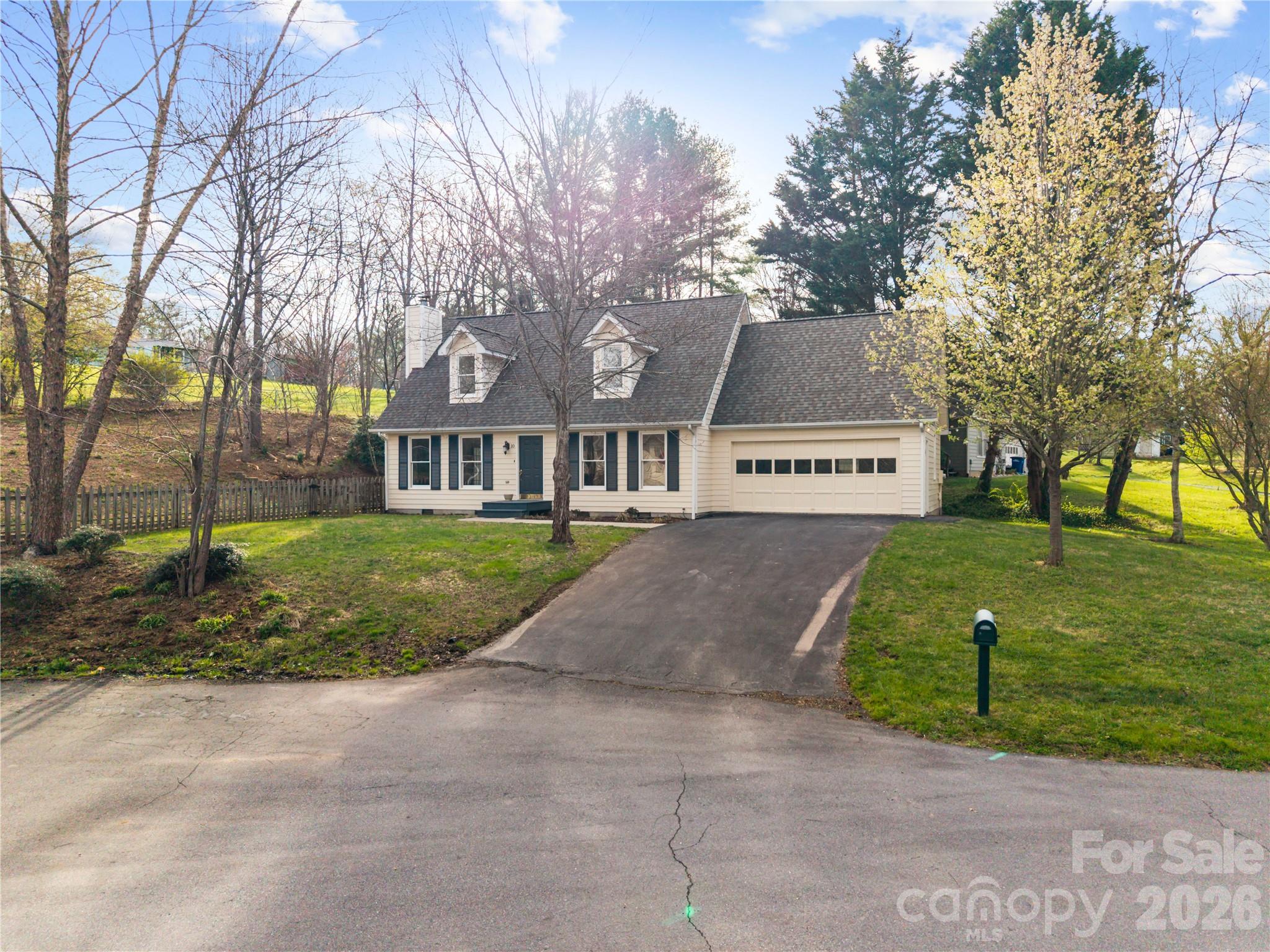 10 Orchard Place, Weaverville, NC — property listing photo
