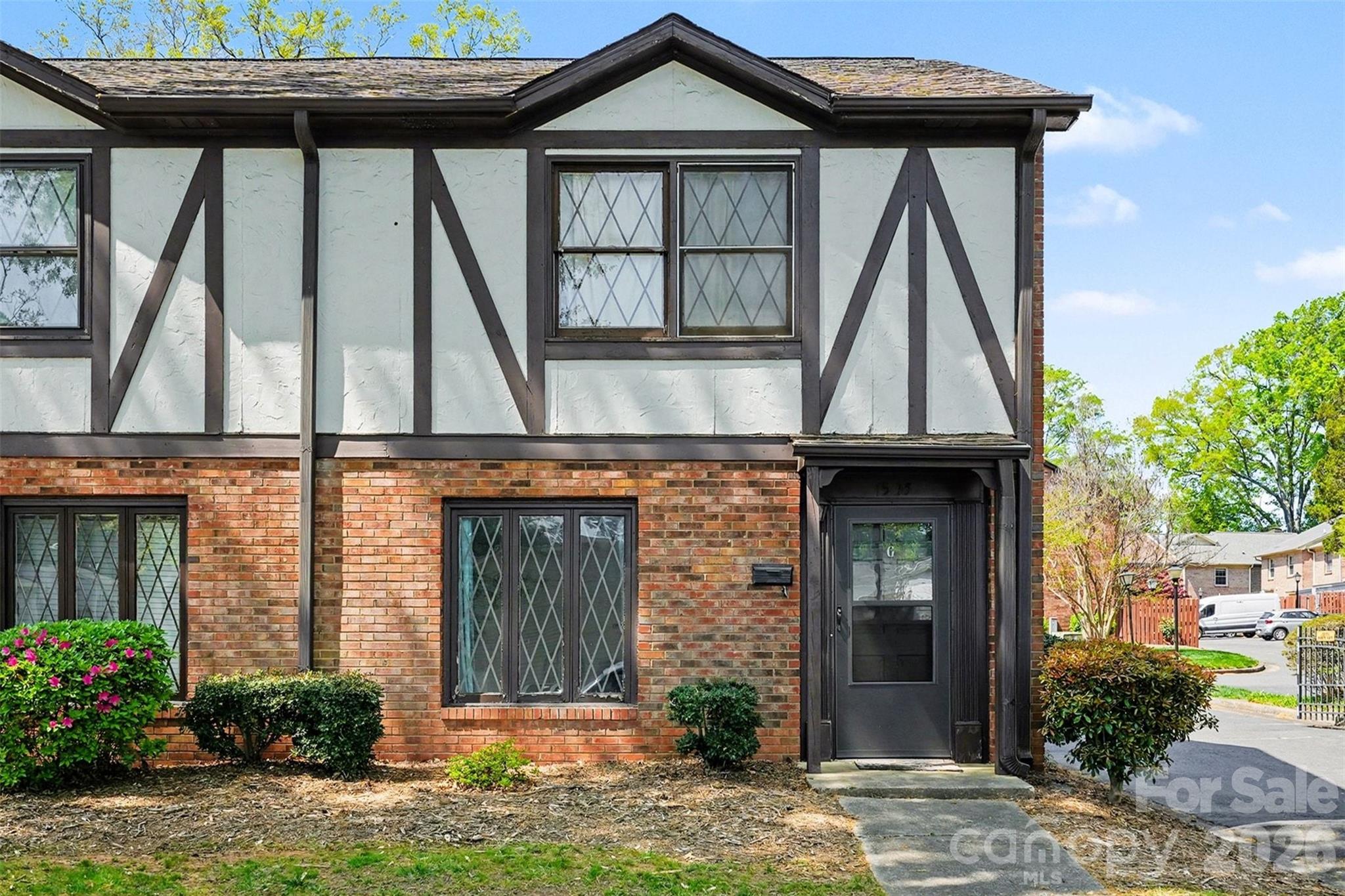 1535 Lansdale Drive G, Charlotte, NC. property listing photo