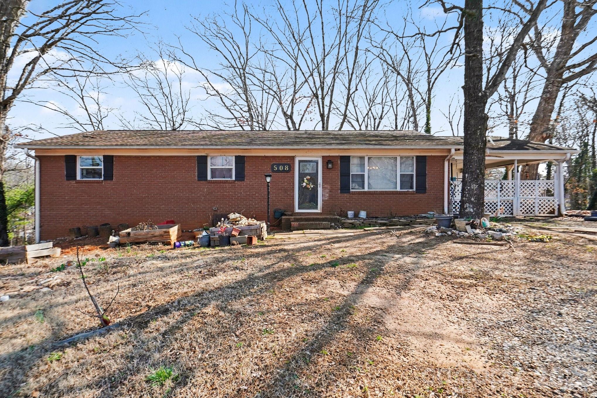 508 Pineywood Road, Thomasville, NC. property listing photo
