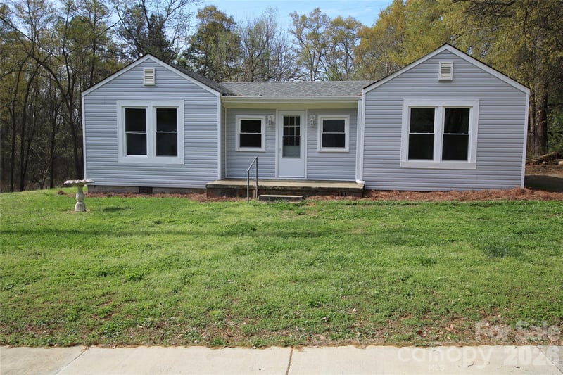 210 Cameron Street, Shelby, NC - 3 beds, 1.5 baths, 1,268 sqft - $175,000