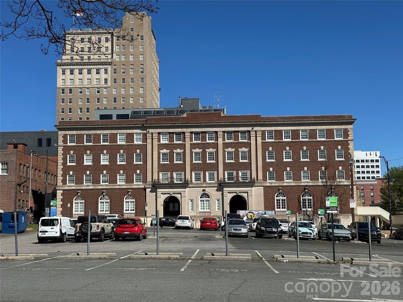 315 Spruce Street N Apt 301, Winston Salem, NC - 1 bed, 1.5 baths, 818 sqft - $214,900