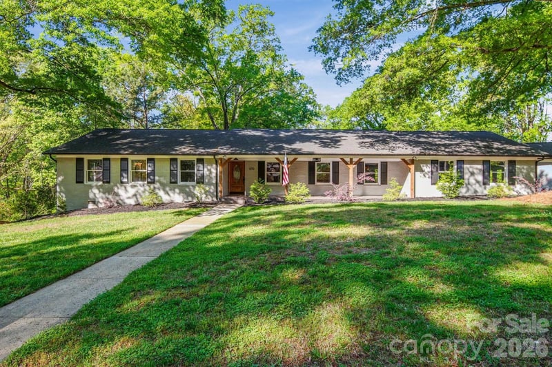 570 Crestside Drive SE, Concord, NC - 3 beds, 2.5 baths, 2,827 sqft - $554,999