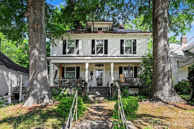 620 N Fulton Street, Salisbury, NC - 5 beds, 2.5 baths, 2,933 sqft - $245,000