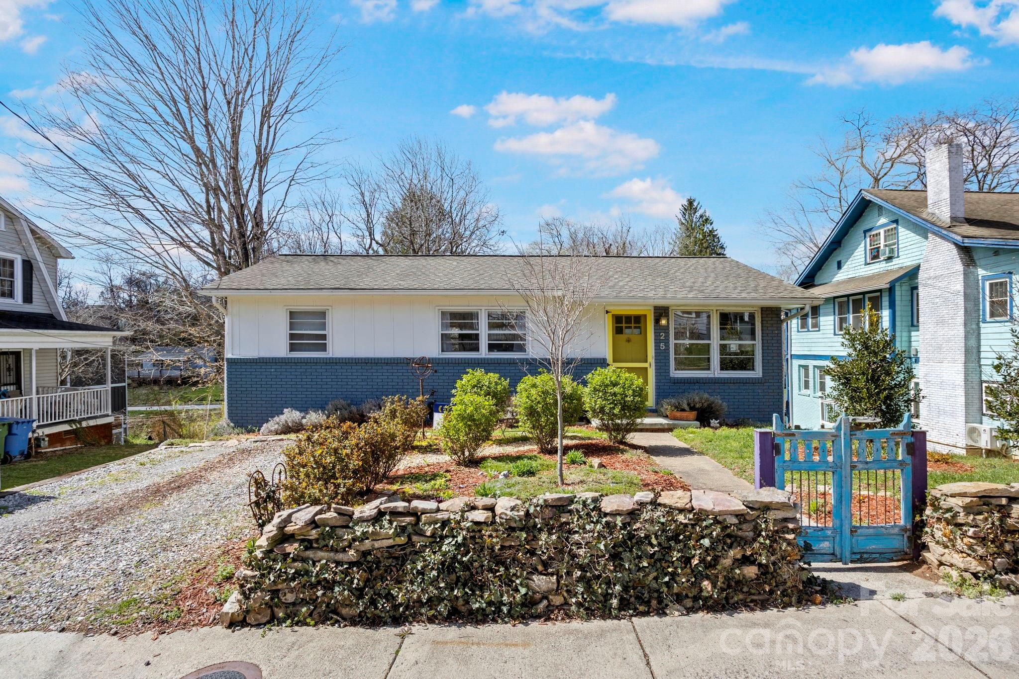 25 Ridgelawn, Asheville, NC. property listing photo