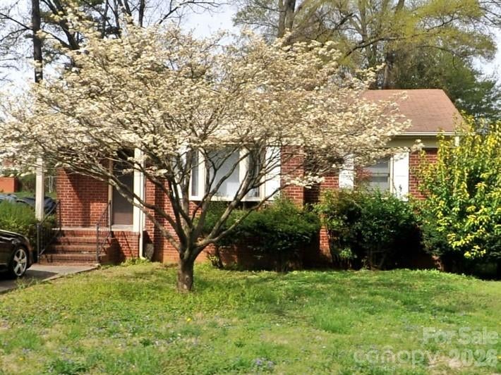 1632 Madison Avenue, Charlotte, NC - 3 beds, 1 bath, 944 sqft - $299,000