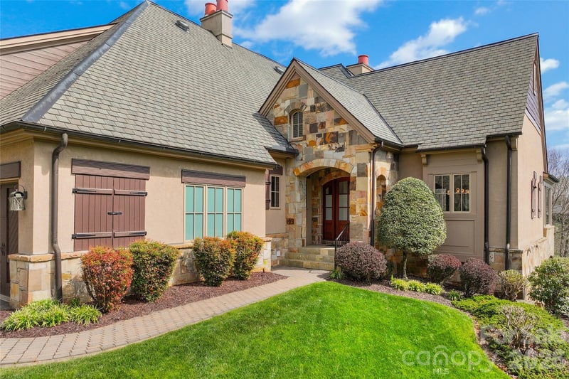 34 Foxbridge Way, Arden, NC - 3 beds, 3.5 baths, 3,345 sqft - $1,375,000
