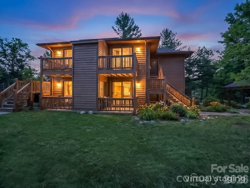 520 Courtwood Lane 1-8, Hendersonville, NC - 8 beds, 4,832 sqft - $1,285,000
