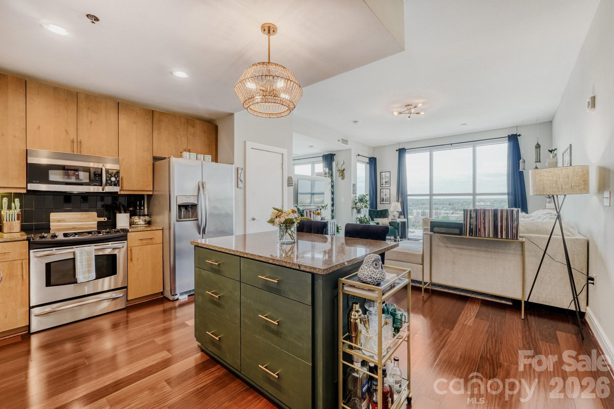 333 Trade 1105, Charlotte, NC — property listing photo 1