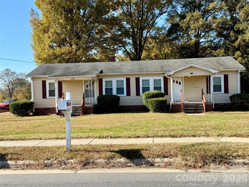 2040 Kannapolis Highway, Kannapolis, NC - 4 beds, 1,500 sqft - $349,900