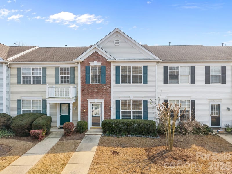 3228 Mannington Drive, Charlotte, NC - 3 beds, 2.5 baths, 1,398 sqft - $329,000