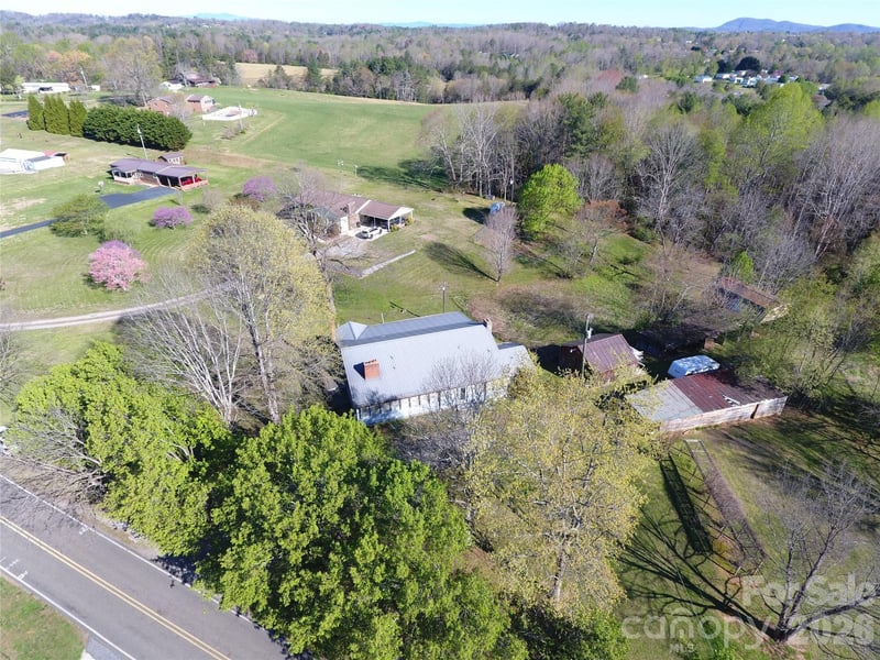 4543 Horseshoe Bend Road, Hudson, NC - 3 beds, 2.5 baths, 3,093 sqft - $315,000