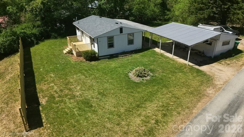 14 Winter Woods Drive, Asheville, NC - 2 beds, 1 bath, 992 sqft - $239,000