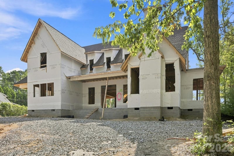 541 Greenway Street, Davidson, NC - 5 beds, 5 baths, 3,990 sqft - $3,750,000
