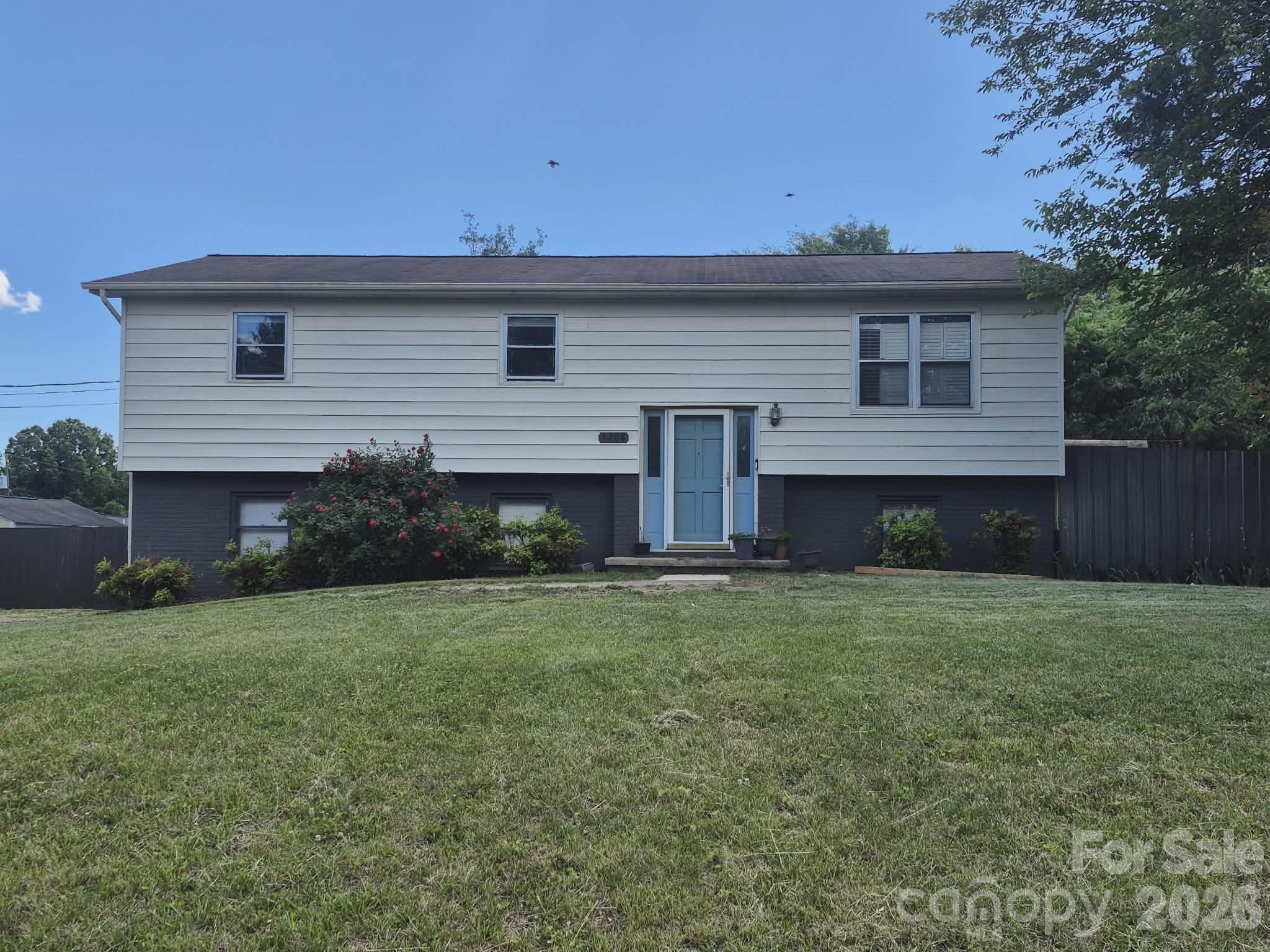 5208 W Piedmont Circle, Conover, NC — property listing photo