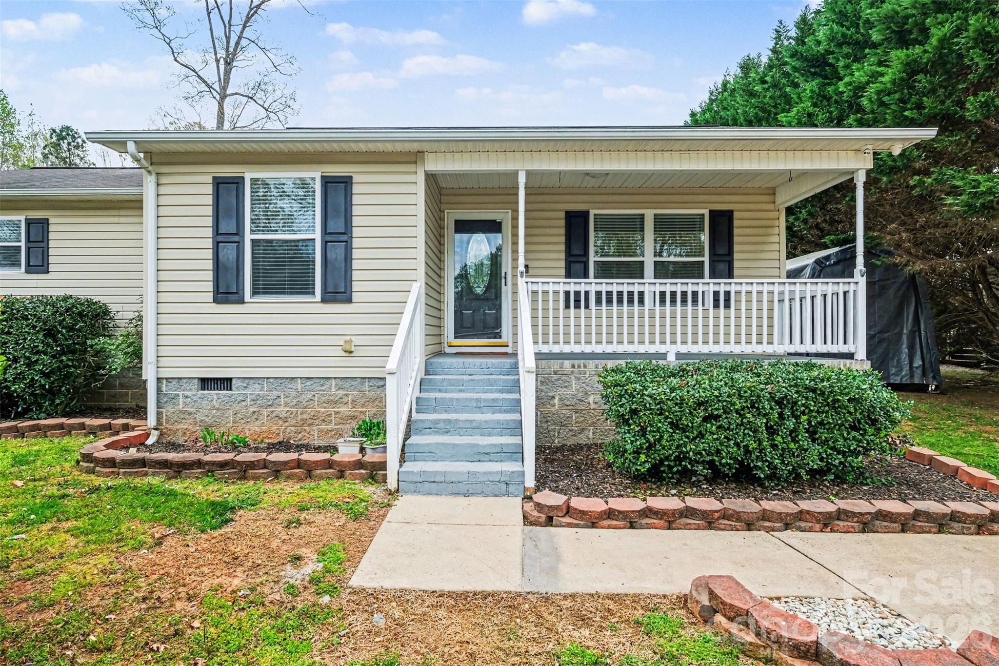 2519 Saluda, Gastonia, NC — property listing photo 1