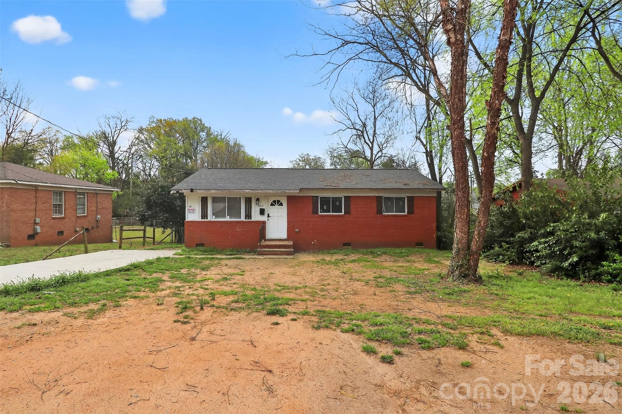 1019 Lewiston, Charlotte, NC — property listing photo 1