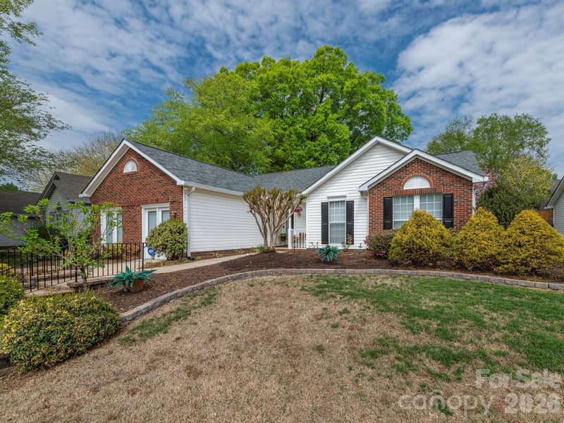 5519 Haybridge, Charlotte, NC - 3 beds, 2 baths, 2,003 sqft - $364,000