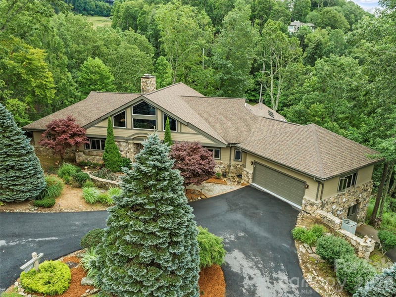 151 Austin Mountain Drive, Burnsville, NC - 4 beds, 5.5 baths, 5,925 sqft - $2,599,000