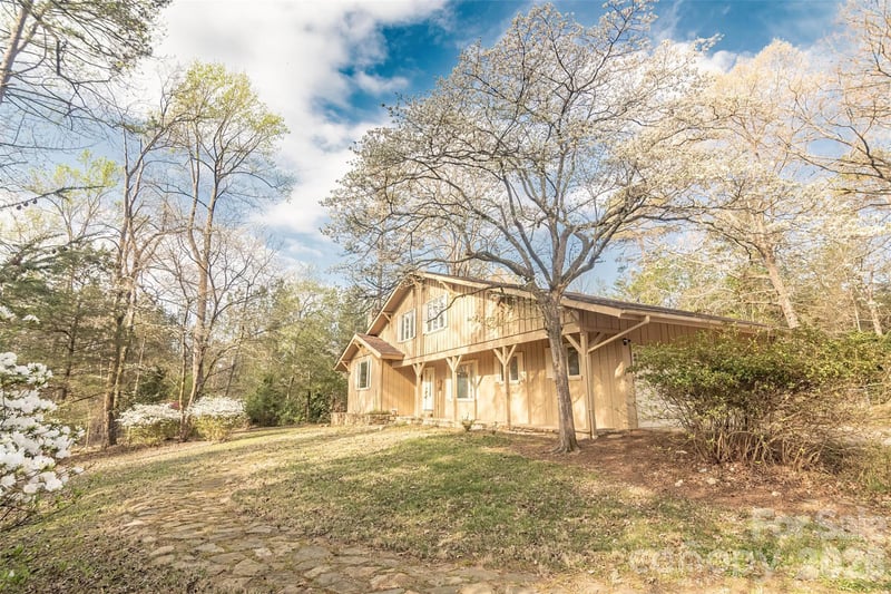 3951 Maple Creek Road, Rutherfordton, NC - 3 beds, 2.5 baths, 2,377 sqft - $459,900