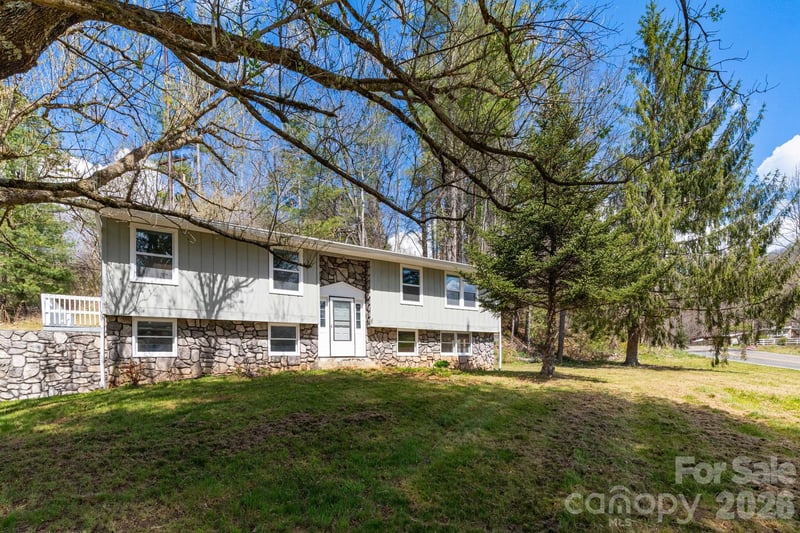 4755 US 23 Highway, Mars Hill, NC - 3 beds, 3 baths, 1,842 sqft - $335,000